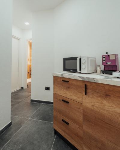 1606gim00211-hdr