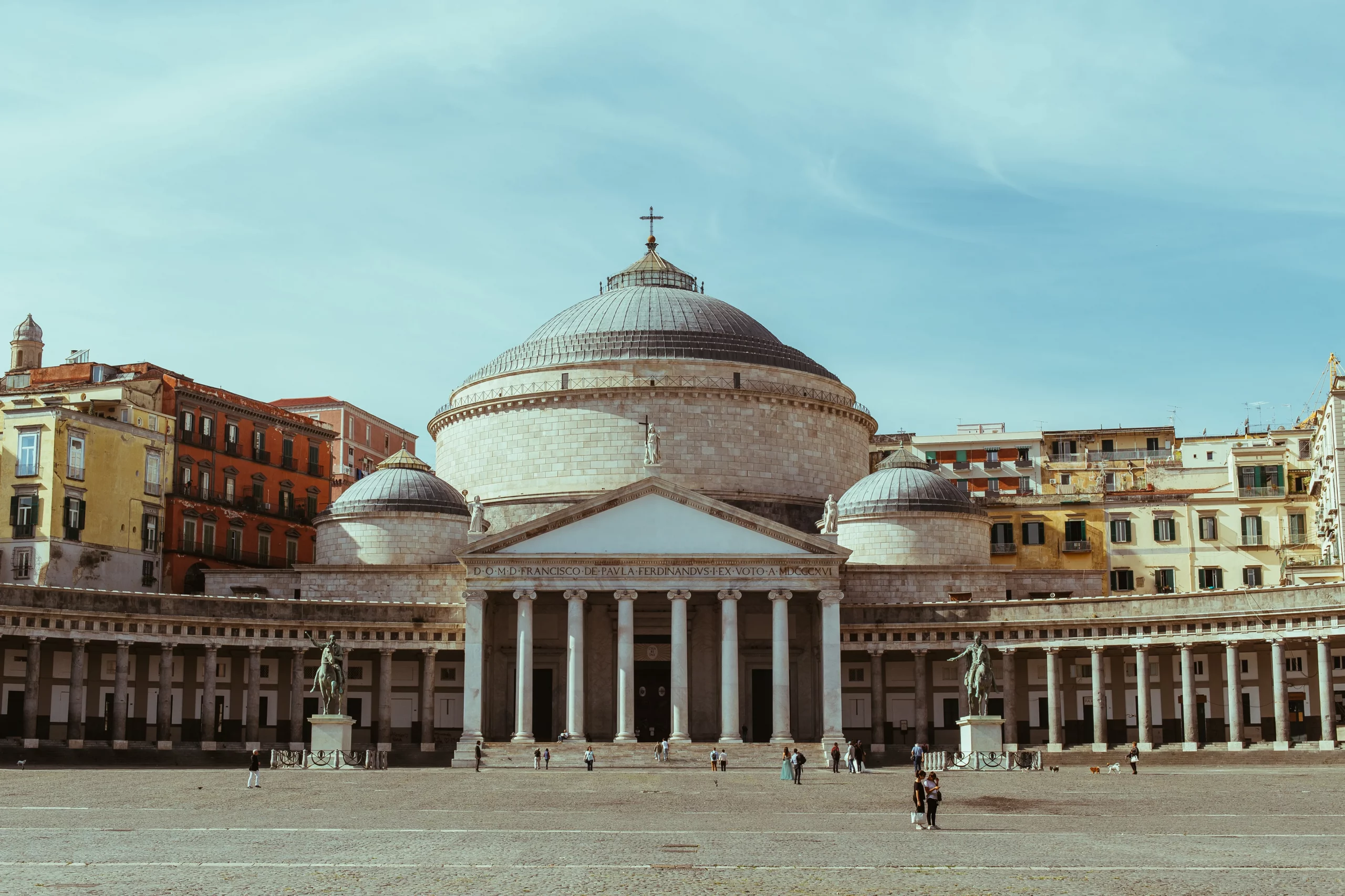 Immagine rappresentativa di Piazza Plebiscito a Napoli.